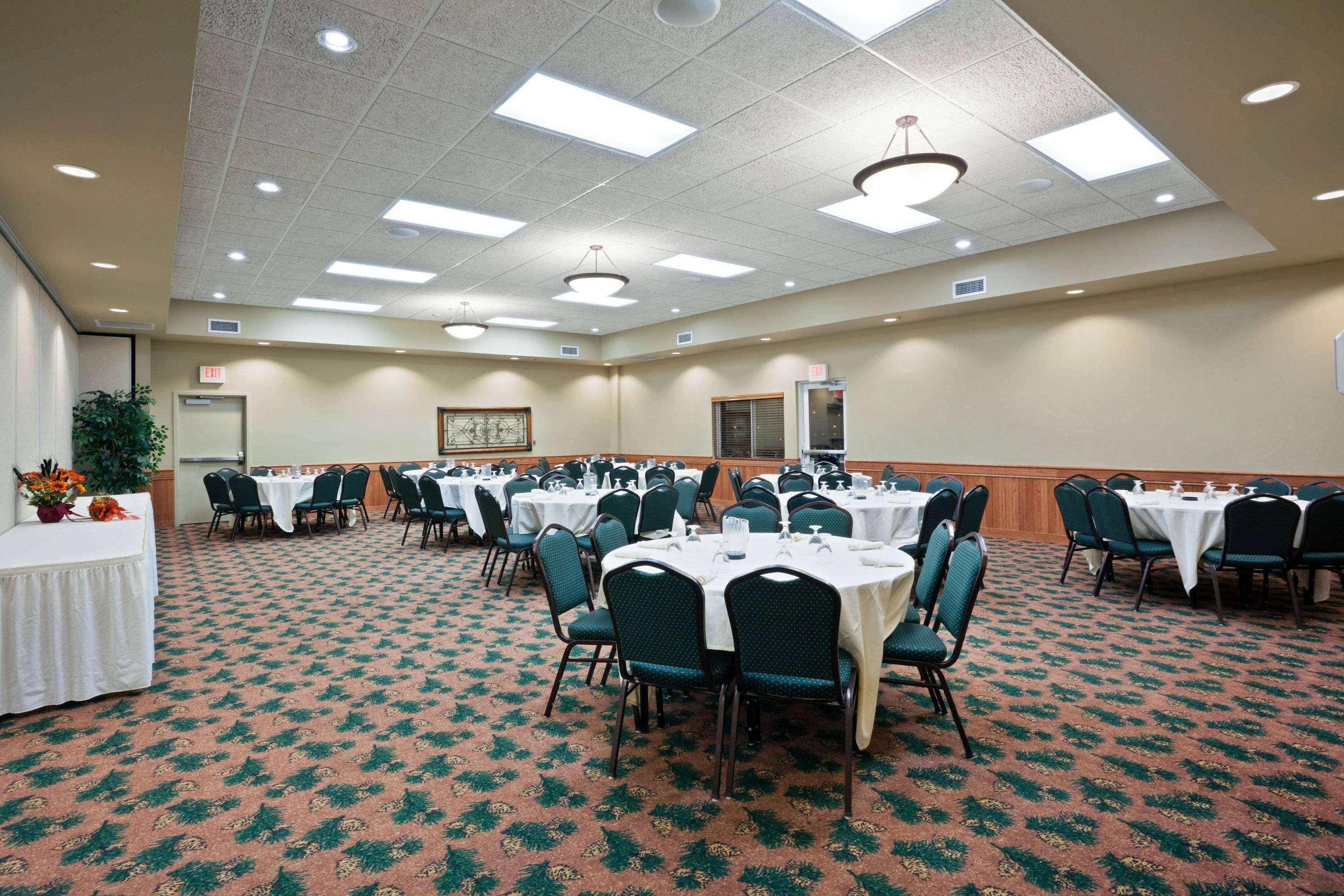 Americinn By Wyndham Fort Pierre Conference Center Extérieur photo