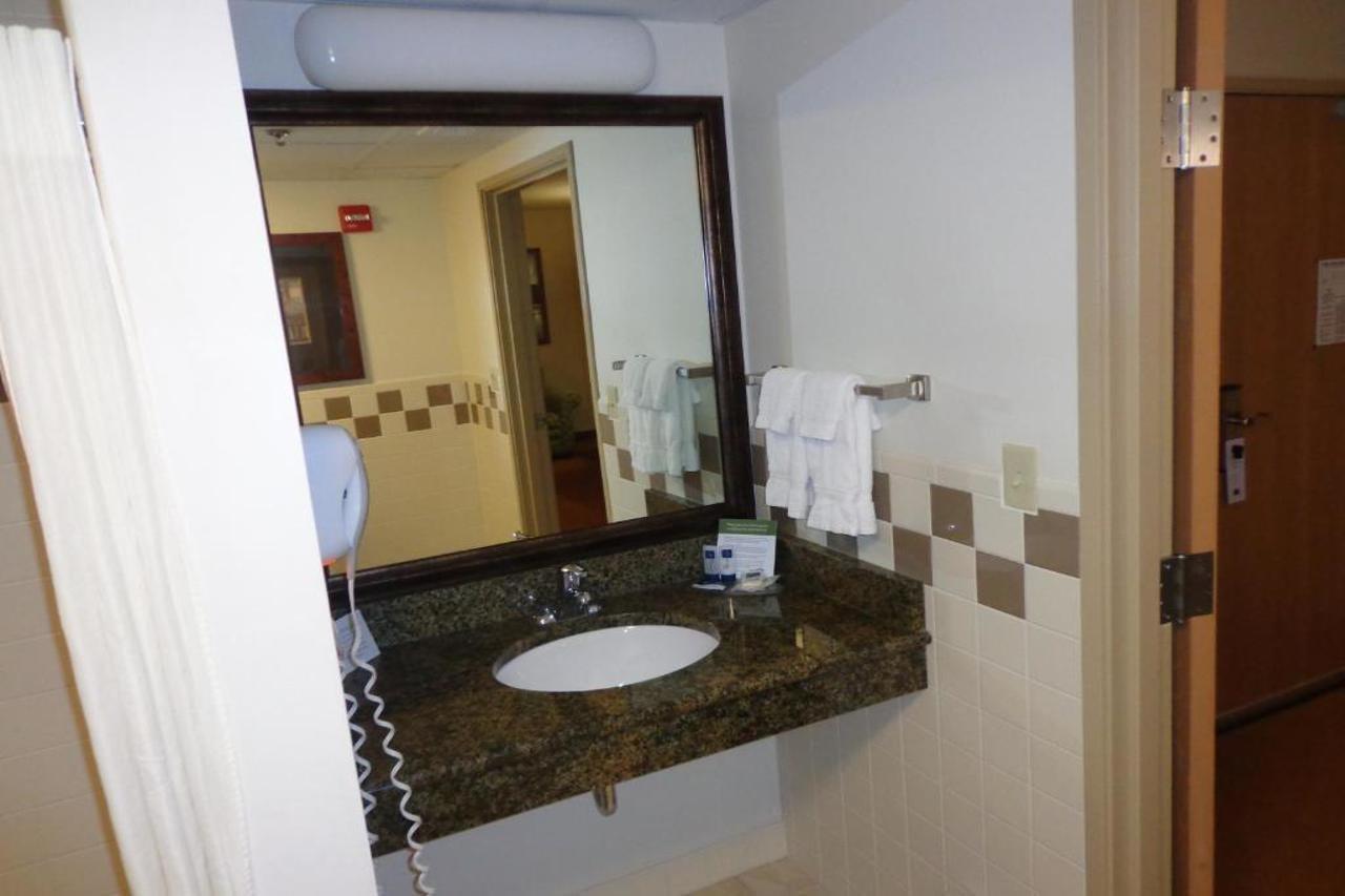 Americinn By Wyndham Fort Pierre Conference Center Extérieur photo