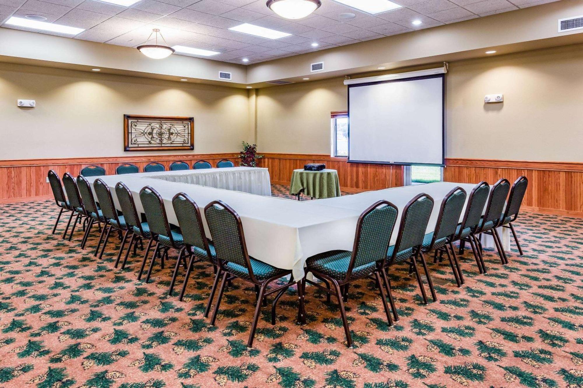 Americinn By Wyndham Fort Pierre Conference Center Extérieur photo